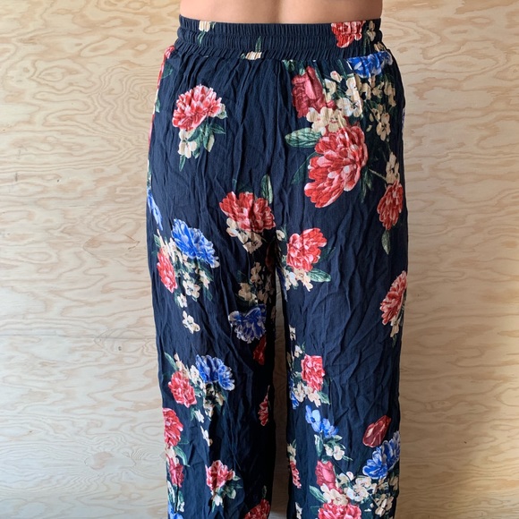Long pants w slit - Picture 3 of 3